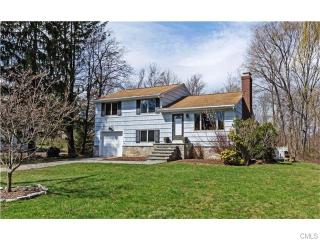 14 Rowland Ln, Ridgefield, CT 06877 exterior