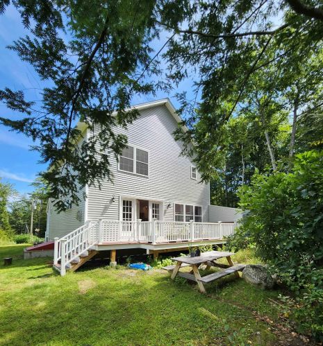 31 Chuck St, Weare, NH 03281 exterior