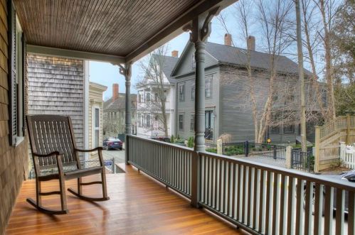21 John St, Newport, RI 02840 exterior