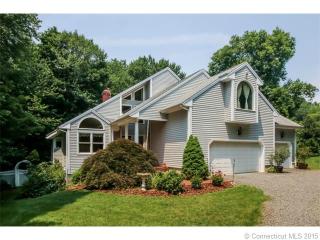 94 Honeycomb Ln, Milford, CT 06461 exterior