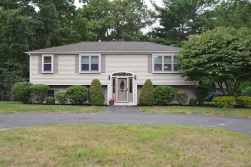 9 Bell Dr, Whitman, MA 02382 exterior
