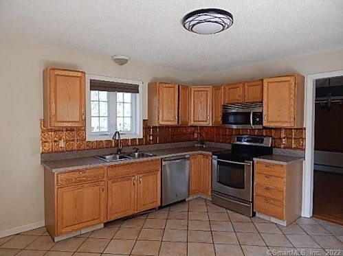 271 Cardinal Cir, Torrington, CT 06790 exterior