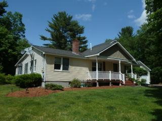 88 Hollis Rd, Hollis, NH 03049 exterior