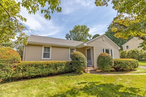 9 Prout St, Portland, CT 06480 exterior