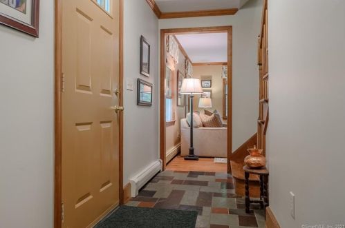 35 High Rock Rd, Sandy-Hook, CT 06482 exterior