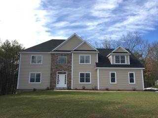 2 Ammidon Rd, Mendon, MA 01756 exterior