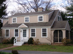 8 Briar Ln, Newton, MA 02460 exterior