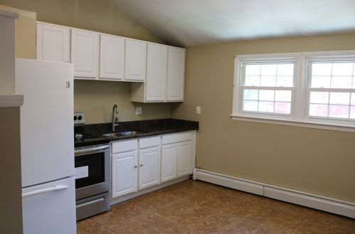 99 Sunridge Dr, Springfield, MA 01118 exterior