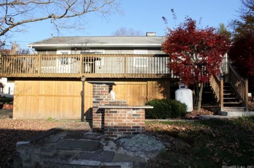 2 Crest Ave, Danbury, CT 06811 exterior