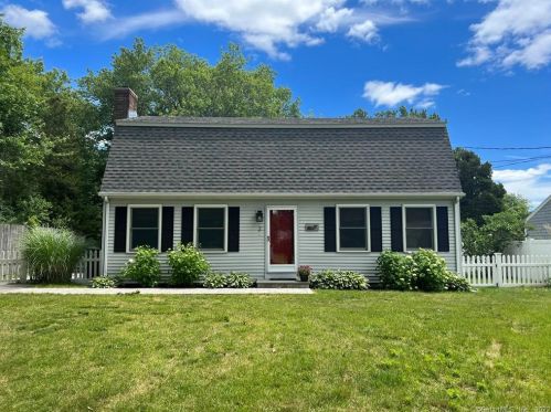 2 Katherine Rd, Lyme, CT 06371 exterior