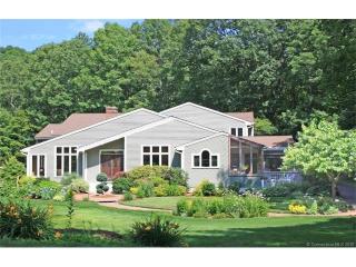 26 Riverview Cir, East Hampton, CT 06447 exterior
