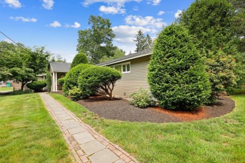 9 Pine Hill Rd, Danvers, MA 01923 exterior