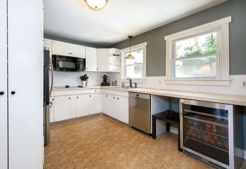103 Upland Rd, Plympton, MA 02367 exterior