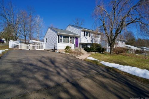 78 Circle Dr, Wallingford, CT 06492 exterior