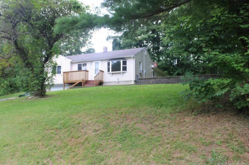 16 Carlton Rd, Torrington, CT 06791 exterior