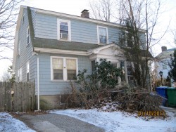 9 Roberts Ave, Newton, MA 02460 exterior