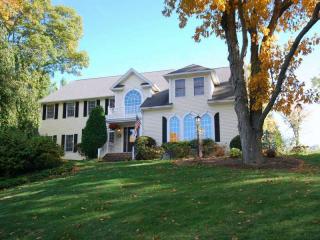 16 Elizabeth Dr, Lincoln, RI 02865 exterior