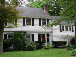 188 Quinobequin Rd, Newton, MA 02468 exterior