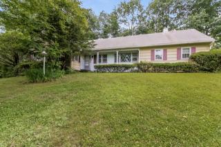 27 Wondy Way, Danbury, CT 06811 exterior