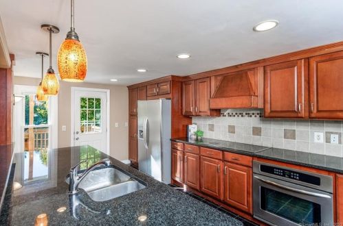 164 Sterling Hill Rd, Moosup, CT 06354 exterior