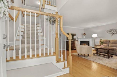 51 Redspire Ct, Bridgeport, CT 06611 exterior