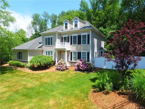 25 Cocconi Dr, Manchester, CT 06043 exterior