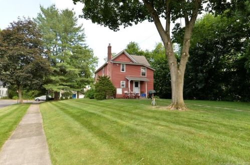 2025 Huntington Rd, Stratford, CT 06614 exterior