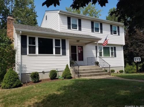 121 Kingston Dr, Hartford, CT 06118 exterior