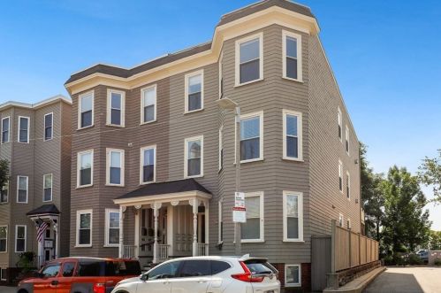 501 5Th St, Roxbury-Xing, MA 02127 exterior