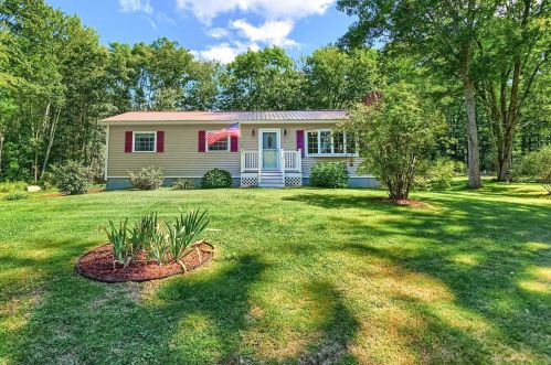 9 Easy St, Epsom, NH 03234 exterior