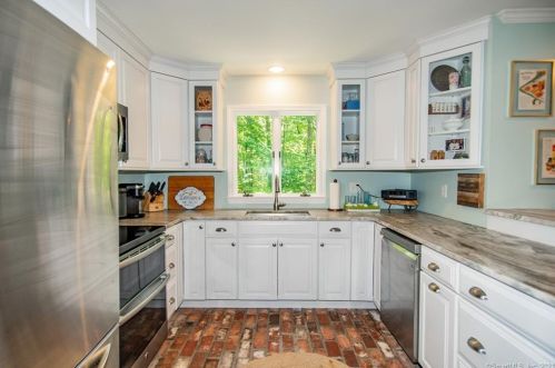 11 Harris Rd, Colchester, CT 06420 exterior