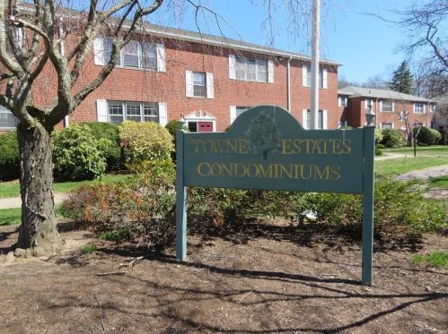 181 Lake Shore Rd, Roxbury-Xing, MA 02135 exterior