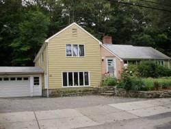 50 Quinobequin Rd, Newton, MA 02462 exterior