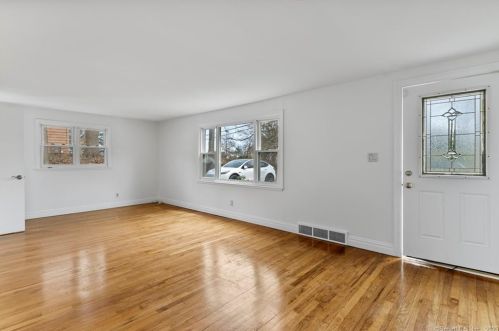 712 Nott St, Hartford, CT 06109 exterior