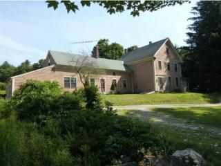 188 Gould Pond Rd, Henniker, NH 03242 exterior