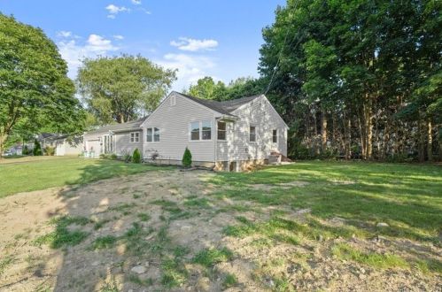 81 Overland Dr, Stratford, CT 06614 exterior