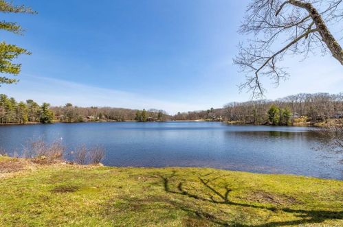 14 Lake Shore Dr, Torrington, CT 06791 exterior