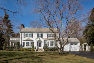 57 Knollwood Ln, Tokeneke, CT 06820 exterior