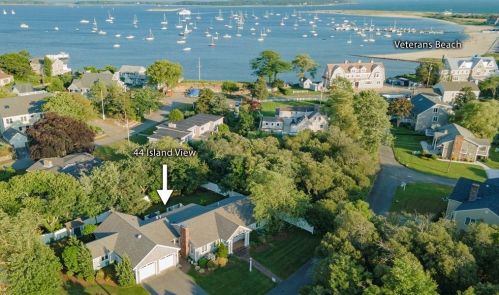 44 Island View Rd, Hyannis, MA 02601 exterior