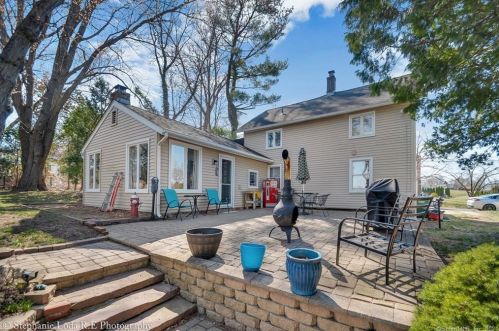 43 Strongs Ave, Portland, CT 06480 exterior