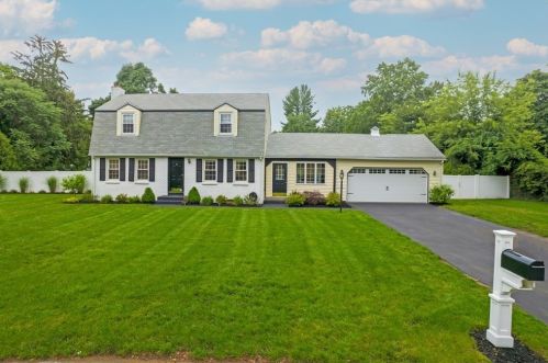 20 Kimberly Cir, Longmeadow, MA 01106 exterior