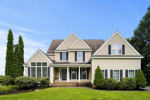 7 Tenney Farm Rd, Sandown, NH 03873 exterior