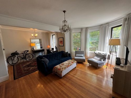 429 Marlborough St, Roxbury-Xing, MA 02115 exterior