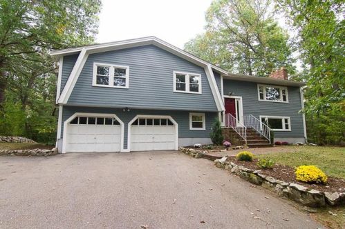 8 Deborah Dr, Walpole, MA 02081 exterior