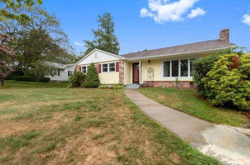 7 Myrtle Rd, Portland, CT 06480 exterior