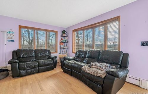 22 Mapleridge Dr, Waterbury, CT 06705 exterior
