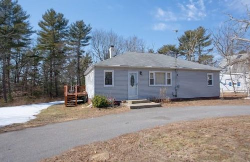 157 Black Plain Rd, Escoheag, RI 02822 exterior