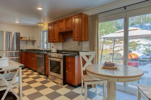 467 River Rd, Edgecomb, ME 04556 exterior