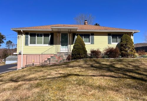 31 Upper Gore Rd, Webster, MA 01570 exterior