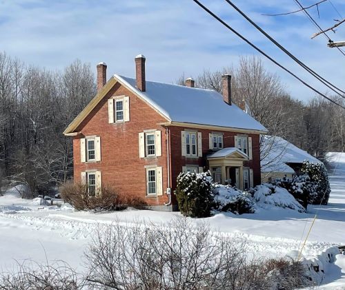 67 Bay St, Northfield, NH 03276 exterior